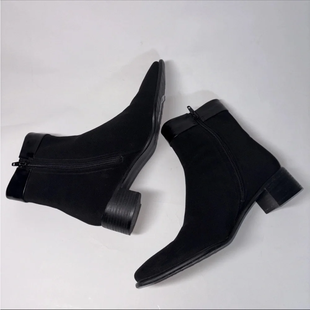 Stuart Weitzman 7 M GoreTex Chlesea Ankle Boots Rain Boots Side Zippers